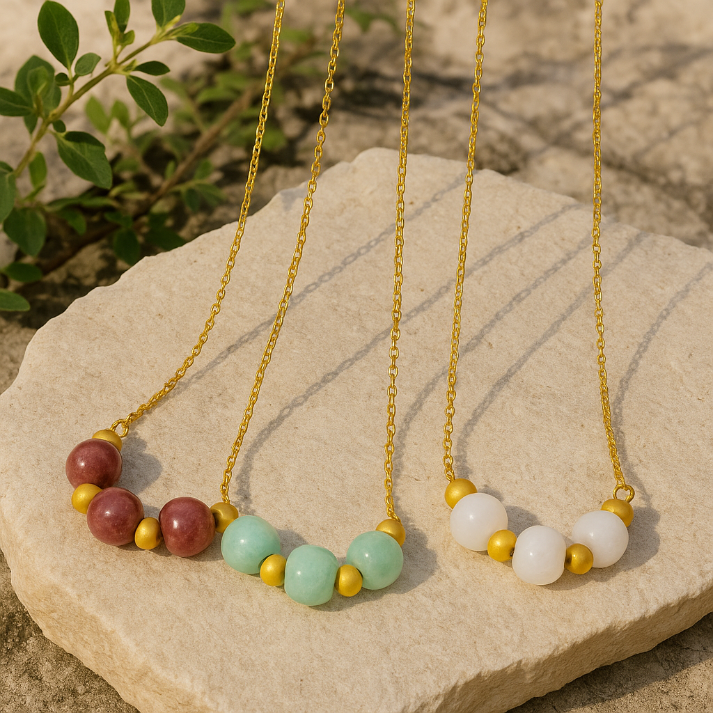 Naturstein-Halskette – Goldene Eleganz mit Charakter