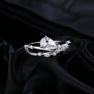 Eleganter Ring mit Tropfen-Zirkonia – Zeitlose Romantik in Silber