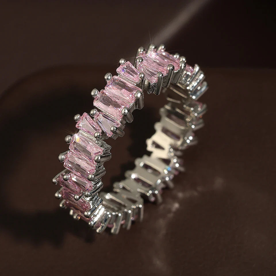 Herzförmiger Zirkonia-Ring – Romantische Eleganz in Silber